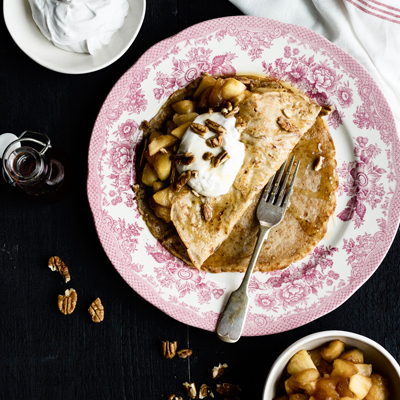 Rum Pancakes with Caramelized Apples